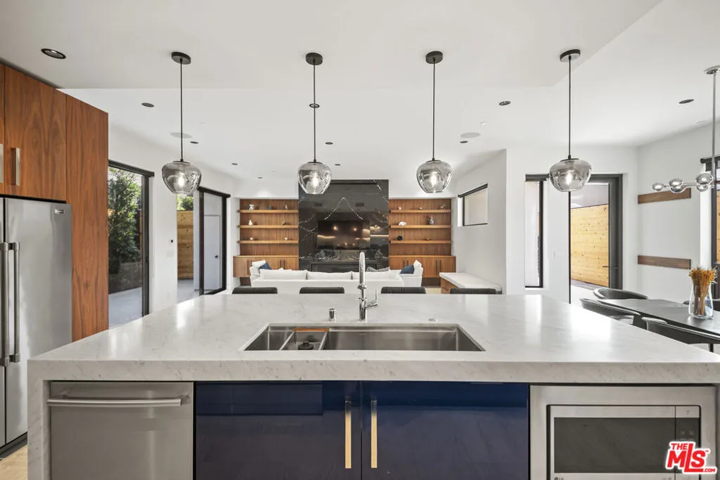 212 Bay Street 102, Santa Monica, California 90405 home-pic-32